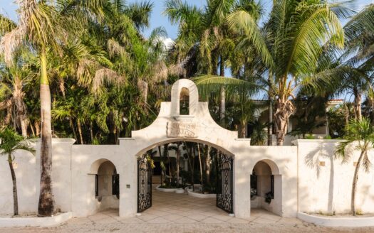 Hacienda Coral 10 Bedroom Beachfront Villa